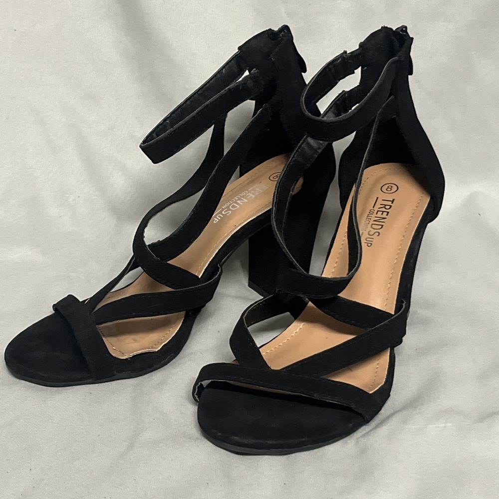 TRENDSup Collection Women's Chunky Heel Ankle Strap Sandals Size 8 Black